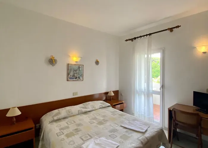 فندق مبيت وإفطار Alex 4*