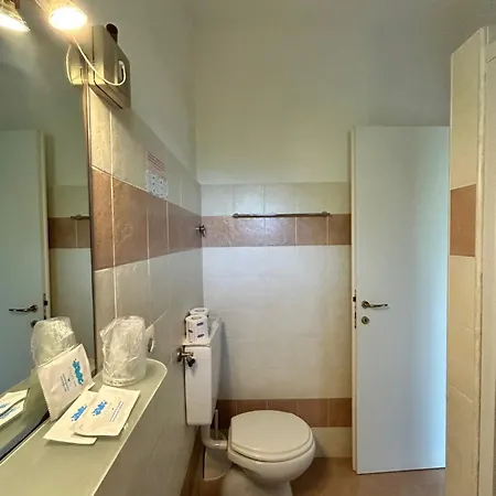 Alex فندق مبيت وإفطار 4*